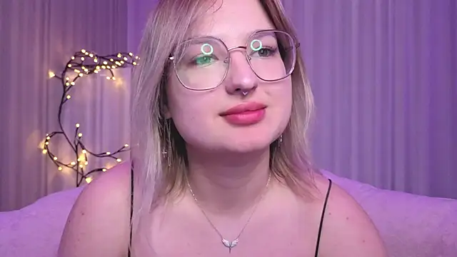 Banana_Bowl live cam on StripChat