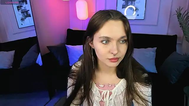 ChloeSunny live cam on StripChat