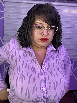 MiiaaJoness webcam