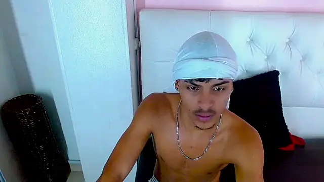 Angel_foxc13 webcam