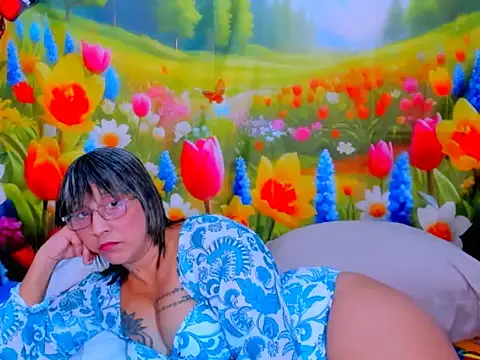 indianroxy webcam