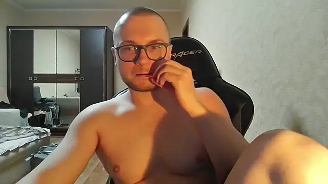 k8mura live cam on StripChat