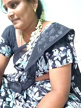 mynatamil143 live cam on StripChat