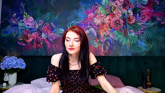 NicoleLuxe live cam on StripChat