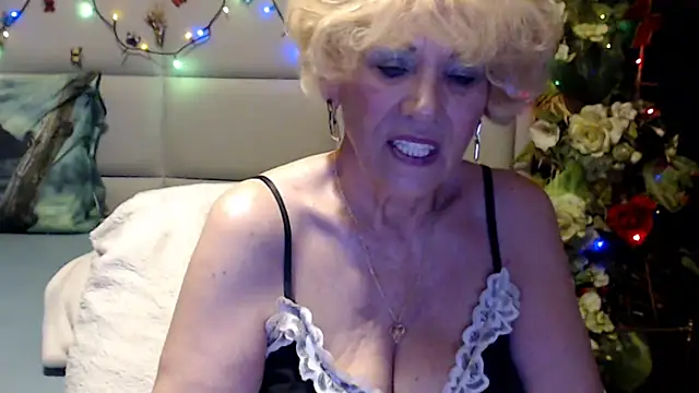 happywomanon - HappyWomanOn's free webcam - UK Sex Cams