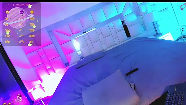 katha_Crawford webcam