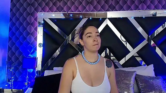 victoriaa_lee_ webcam