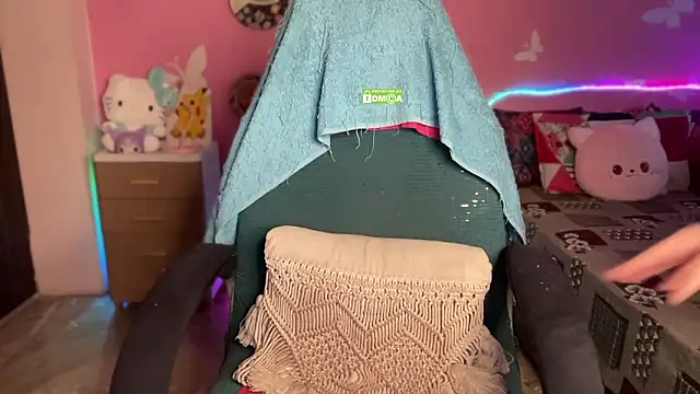 Kanika_9_ webcam
