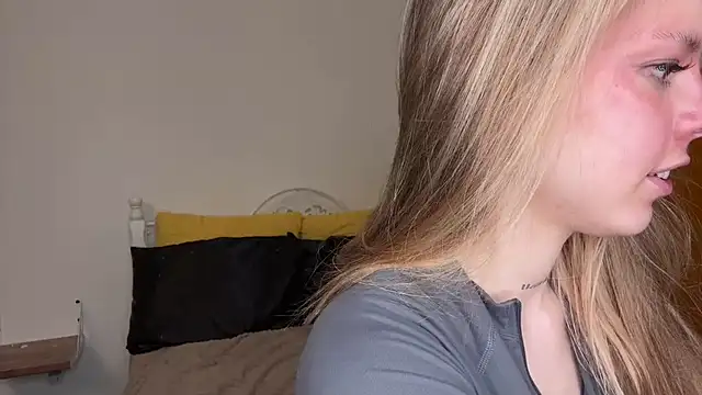 Catrinee webcam