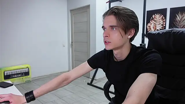 david_heath (M twink) - HOT SHOW
