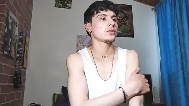 PaulDamico live cam on StripChat
