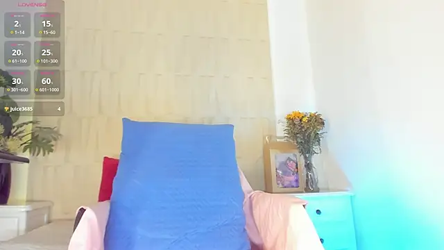 mia_pineda webcam