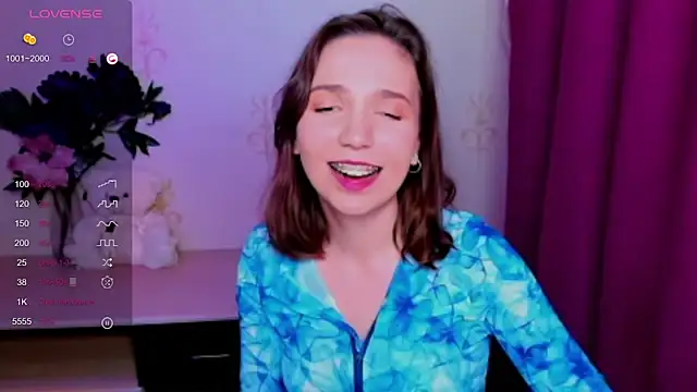 KindHazelHere_ webcam