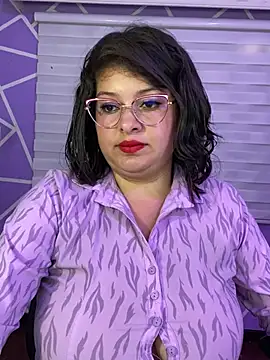 MiiaaJoness webcam