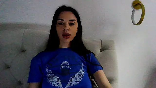 Mika_Gold webcam