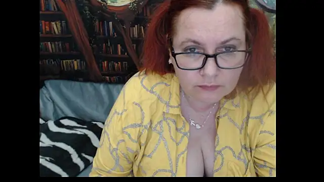 PlayfullMature webcam