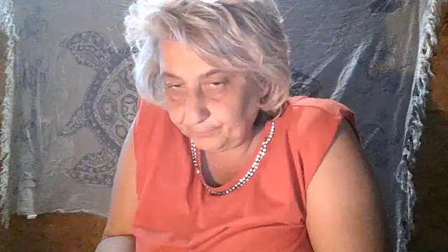 ExquisiteMature webcam