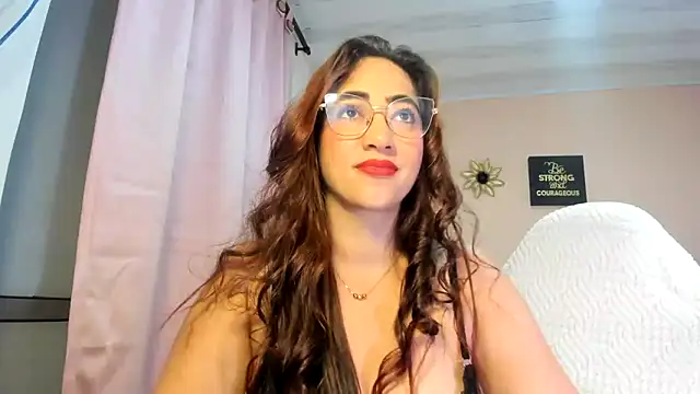 TamiDesire live cam on StripChat