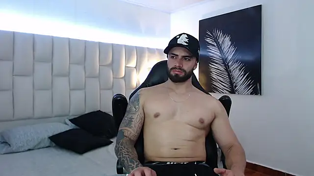 tony_goldstein live cam on StripChat