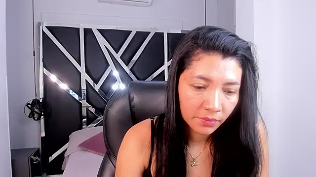 veronica_rodriiguez live cam on StripChat
