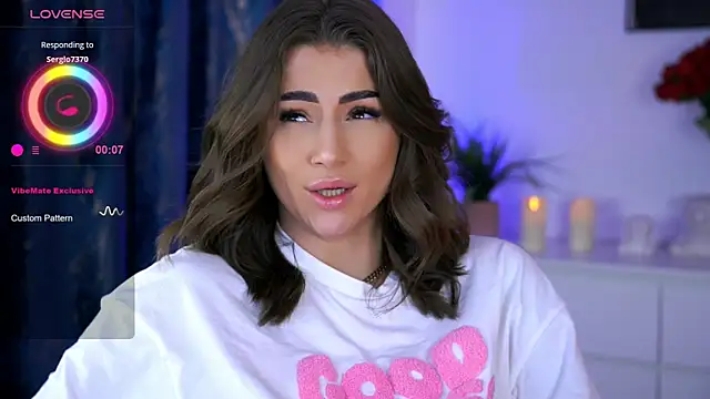 AishaSins webcam