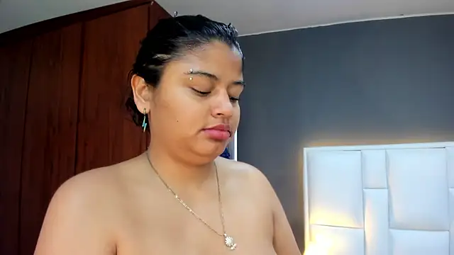 yeral2017 live cam on StripChat