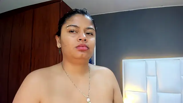 yeral2017 live cam on StripChat