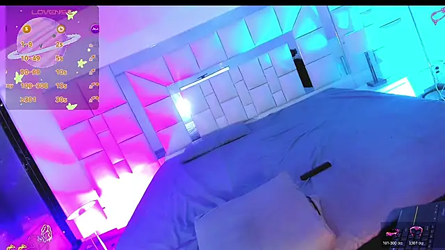 katha_Crawford webcam