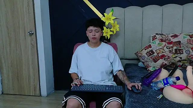 NikiEvanz webcam