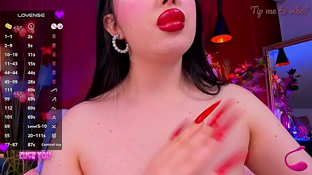 Mayzzie live cam on StripChat