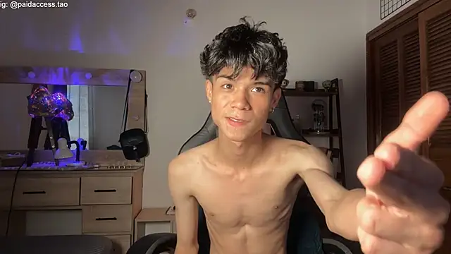OopsAgain_ live cam on StripChat