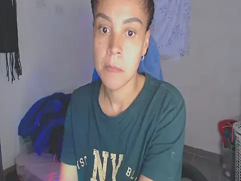 shayna_cute live cam on StripChat
