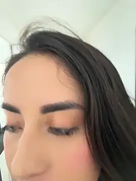 Antonella_Julieta live cam on StripChat