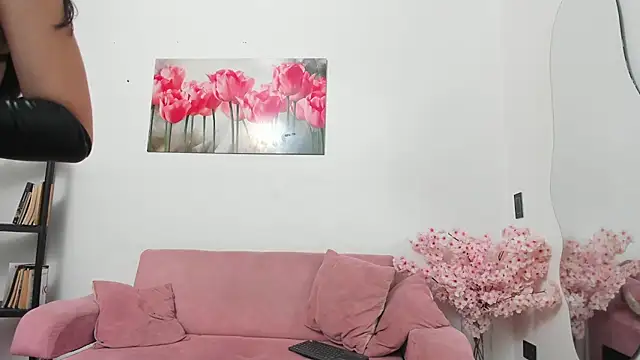 pinky_f00x live cam on StripChat