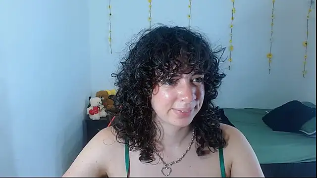 sajecrismaa live cam on StripChat
