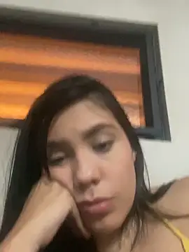 RenataLeclair live cam on StripChat