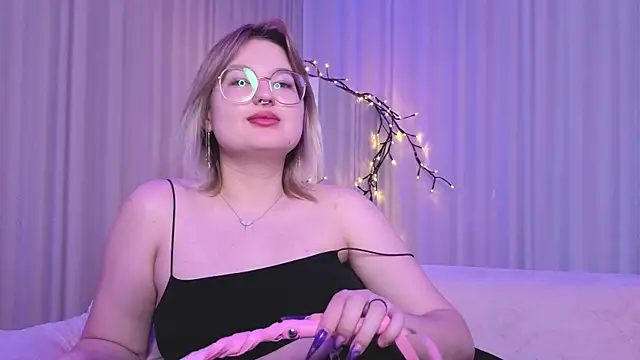 Banana_Bowl live cam on StripChat