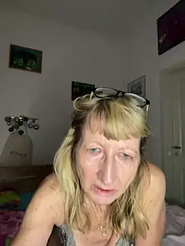 MatureKim webcam