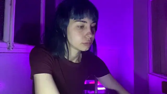 SuccubKira live cam on StripChat