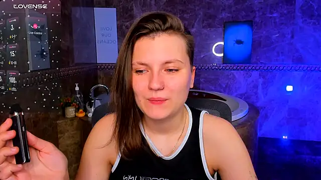 MelindaTin live cam on StripChat