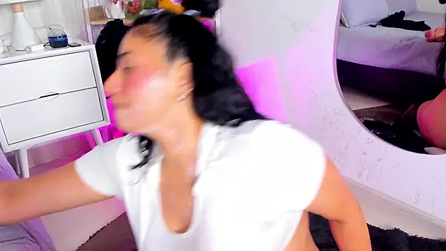 Emilybta webcam