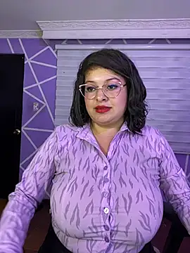 MiiaaJoness webcam