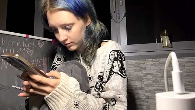 AntoinetteCrispell live sex cam