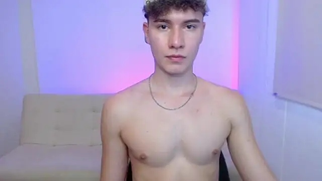 adrian_morelly live cam on StripChat