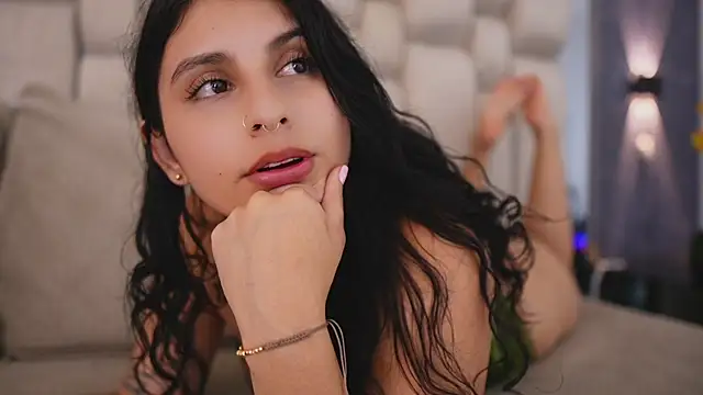 Luu_Princess live cam on StripChat