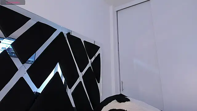 Anniewine_ live cam on StripChat