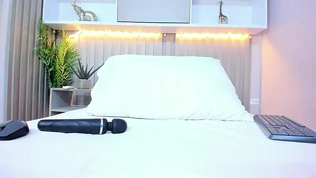 isabel_sofiaa live cam on StripChat