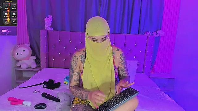 Nayla-Mouna webcam