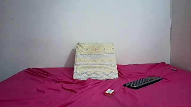 scarlett_cherry_ - Scarlett_Cherry_'s free webcam - UK Sex Cams