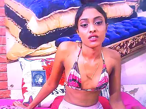 IndianPretty14u2Luv webcam